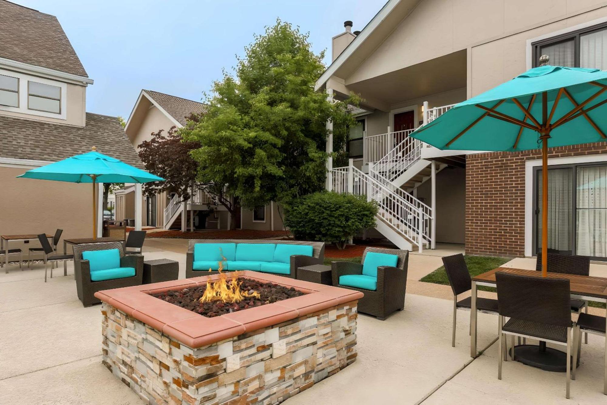 Mainstay Suites St Louis - Galleria Richmond Heights Exterior photo