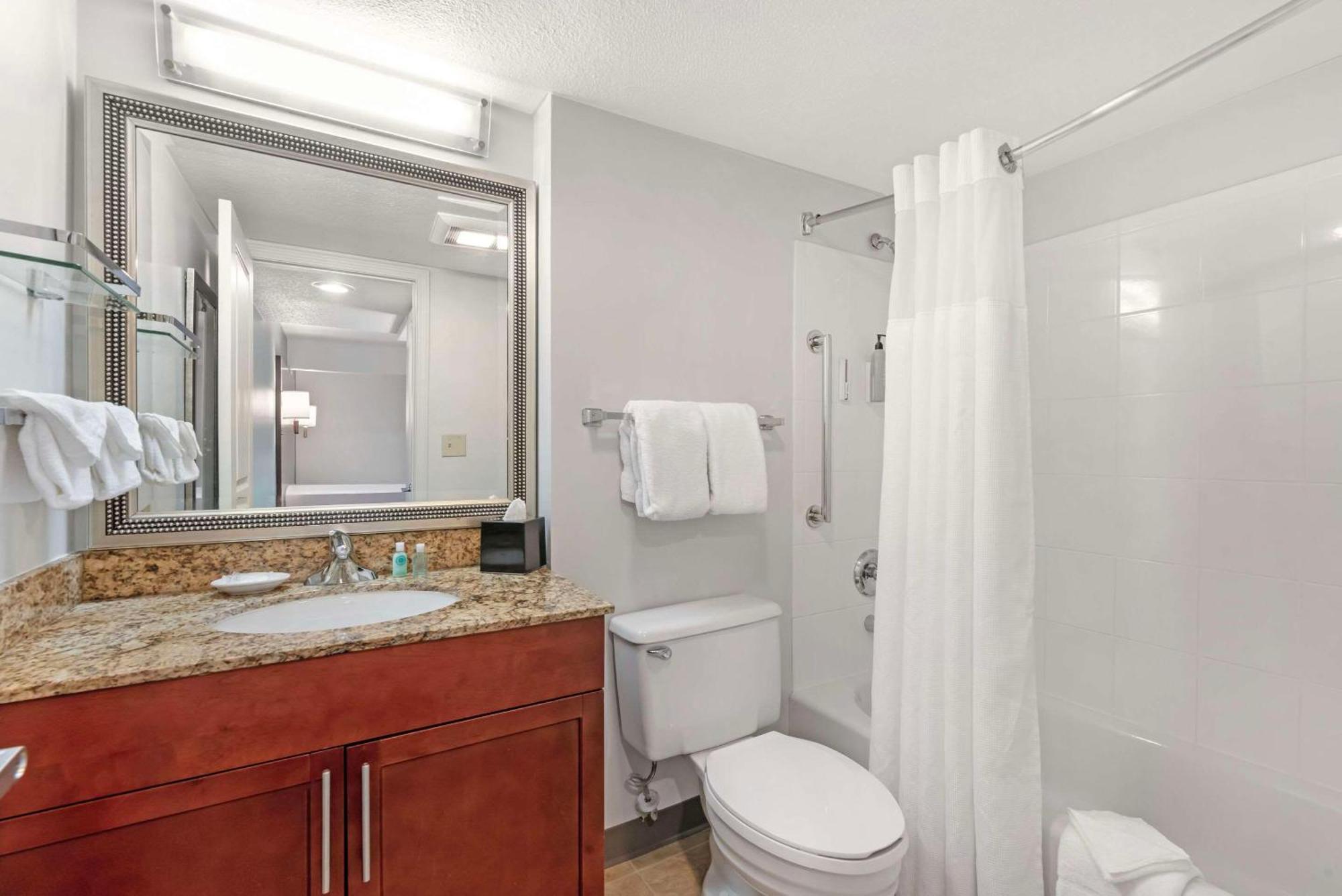 Mainstay Suites St Louis - Galleria Richmond Heights Exterior photo