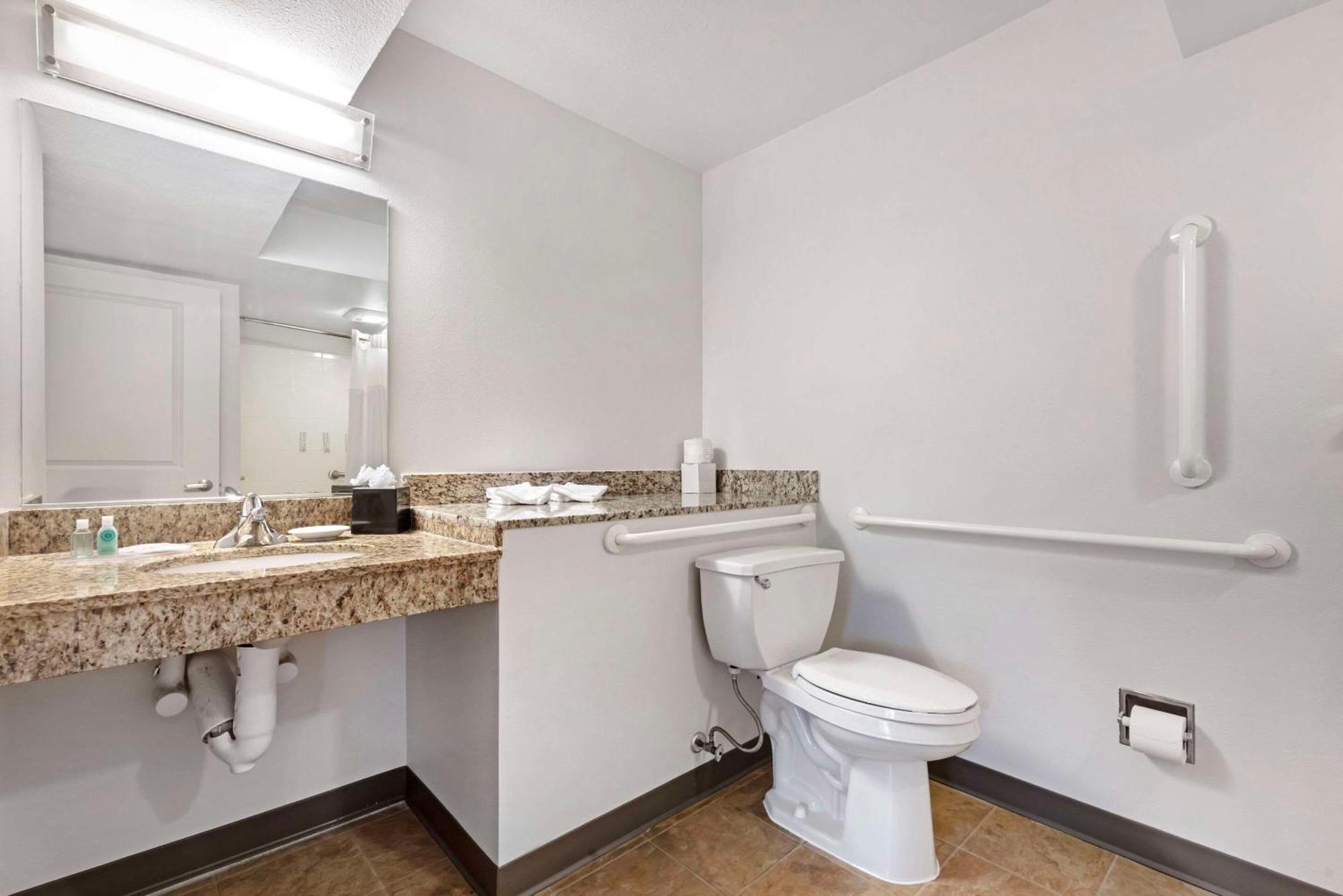 Mainstay Suites St Louis - Galleria Richmond Heights Exterior photo