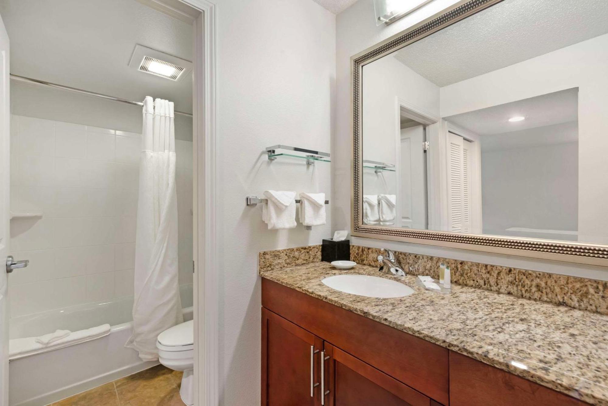 Mainstay Suites St Louis - Galleria Richmond Heights Exterior photo